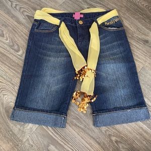 Juniors capri shorts